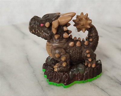 Skylanders Giants Bash 6 cm de altura, usado