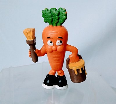 Miniatura de vinil de 1983  , cenoura coleção the fruities , Maia Borges, Portugal  6 cm