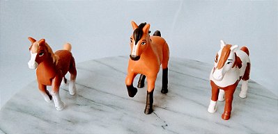 Cavalos (3) do Spirit riding free Col.Mcdonal's 2002