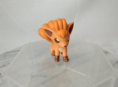 Miniatura de vinil estática pokémon Kanto Vullix marca wicked cool toys  4 cm