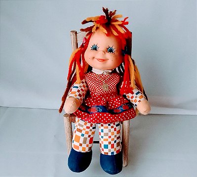 Boneca Emília 30 cm da Estrela anis 80 saia vermelha de bolinhas artesanal