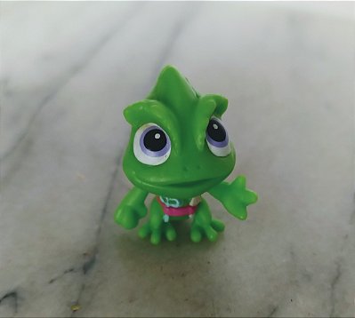 Miniatura Disney  camaleão Pascal da princesa Rapunzel coleção Little kingdom,3 cm