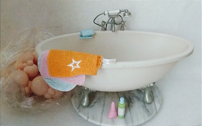 Banheira com bolhas da boneca American Girl, descontinuada em 2022, 46x23x24 cm