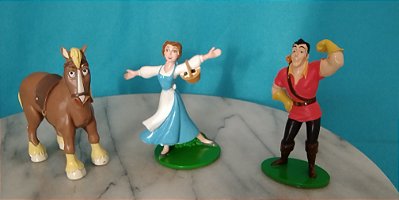 Miniatura Disney Bela camponesa 7 cm, cavalo Philippe 8 cm e Gaston 8 cm de A Bela e Fera