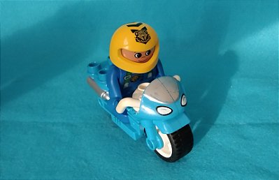 Lego duplo, motocicleta de entregador ,rodas de borracha e corredor tigre