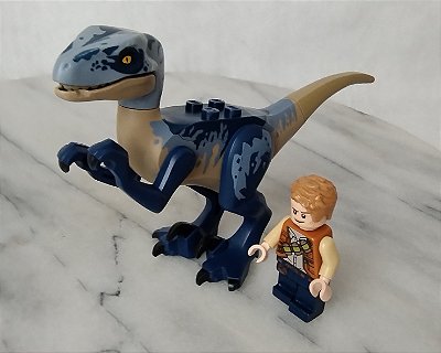 Lego minifiguras Velociraptor Azul e Owen Grady set 75942