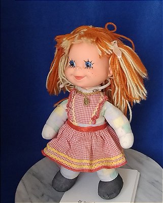 Boneca Emilia da Estrela 30 cm.anos 80, versao saia xadrez