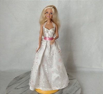 Barbie noiva Mattel 2011