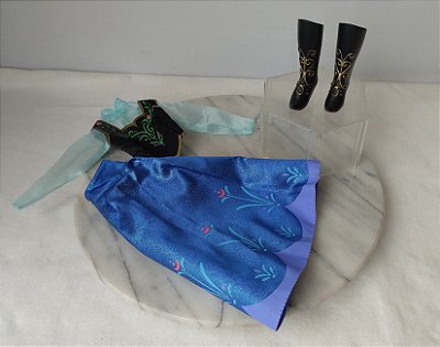 Saia, blusa e botas da princesa Anna de Frozen , de 41 cm, Disney store 2013