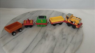 Coleção Trem Thomas e amigos, de metal com 4 vagões variados engate de imã, trem Bem com