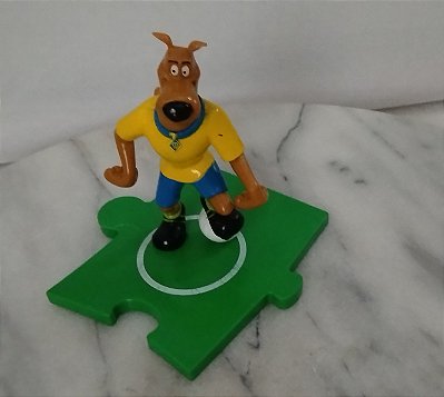 Scooby Doo Atleta 2007 , jogador de futebol , com base, Hanna Barbera, coleção Bob's , 8 cm