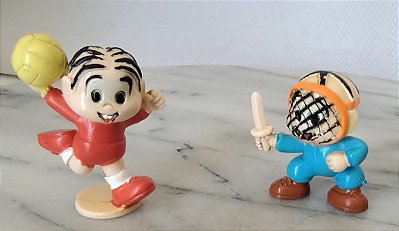 Miniatura bonecos Turma da Monica, Monica jogadora de volei e Cebolinha Esgrimista 4cm,promocional Sonrics 2000