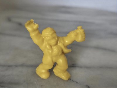 Anos 90, monster in my pocket , promomonsters Pepsi, mad scientist amarelo 4 cm