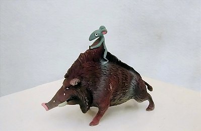 Miniatura Disney de Javali Dobson com um ratinho nas costas , 7,5 cm x 6 cm da Era di Gelo 2012
