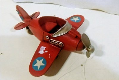 Miniatura de metal, avião com helice Retro vermelho decorativo,marca Berry Presidente aprox. 10cm
