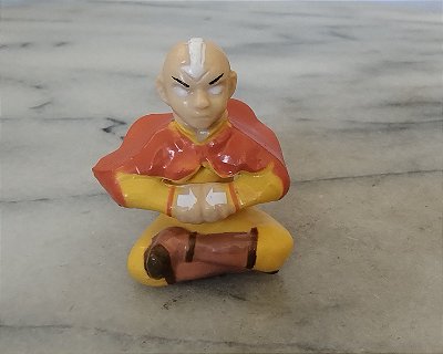 Miniatura Aang dobrador de ar, o último mestre do ar, 3cm