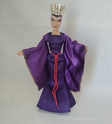Boneca articulada Rainha Má , madrasta da Branca de Neve, Disney Store, 30 cm, coroa improvisada
