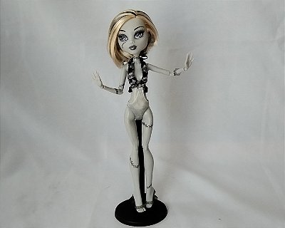 Boneca Monster High Frankie Stein G1 Skull shores incompleta