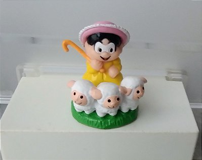 Miniatura de 3 cm Magali guardadora de ovelhas, ,turma da Monica, coleção Conto de fadas 2002 / 2003