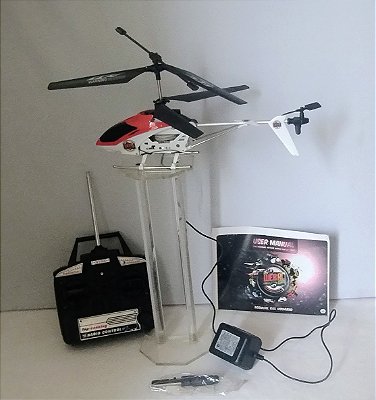 Helicóptero RC Webro top rating com luz e sobe brevemente