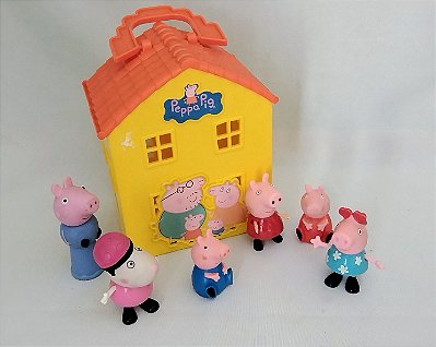 Casinha portátil 15x12x9 cm da Peppa pig e 6 bonecos 4,5 cm a 7,5 cm