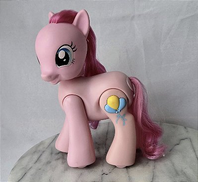 My Little Pony Pink Pie ,anda,fala e canta, Hasbro 20 cm de altura