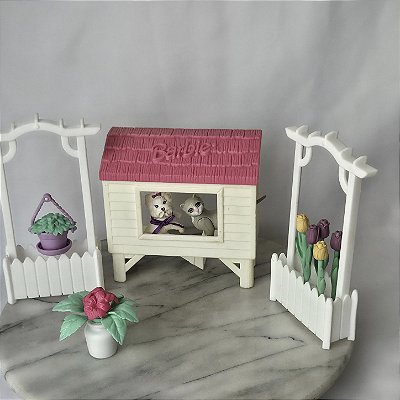 Cenário da Barbie anos 90 customizado com junção de :Barbie flower Garden'96, horse friends '98 e 2 pets