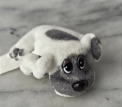 Anos 80 Mini pelucia de filhote de cachorro pound puppies ou snif snif, etiqueta ilegível