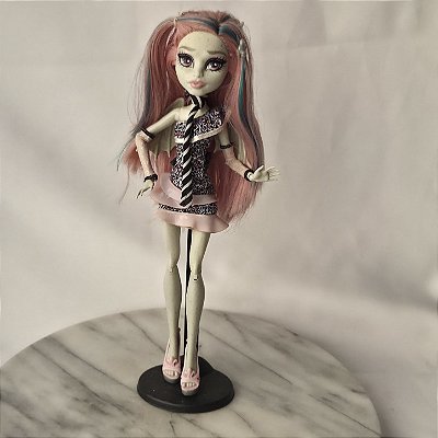 Boneca Monster high Rochelle GNO Sucata Restauro incompleta