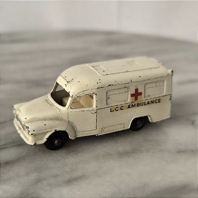 Miniatura vintage Lesney England 1962 ambulância Lomas faltando uma porta, 6,5 cm