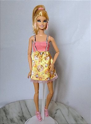 Barbie articulada e extra no tronco design with 2011 ,vestido da barbie swappin style cutie 2010
