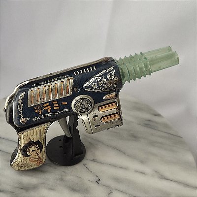 Pistola de laser de lata made in Japan , anos 60, 20cm, não funciona