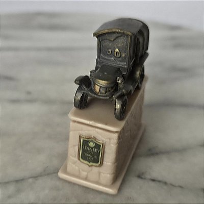 Miniatura Disney Pixar de Stanley 2.5 +2,5 cm alt. 4 cm.comprimento do Carros Disney 2023