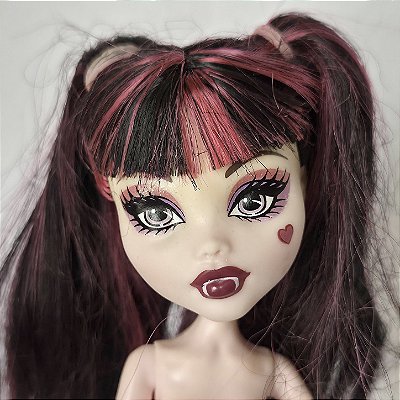 Sucata Boneca Monster High Draculaura Forbitten love
