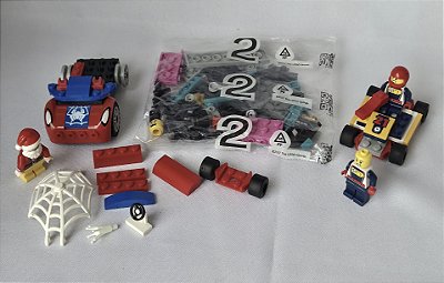 Peças avulsas dos kits Lego City 60400 Karts e pilotos (inclui 1 envelope lacrado com segundo piloto) e 10789 carro do homem aranha