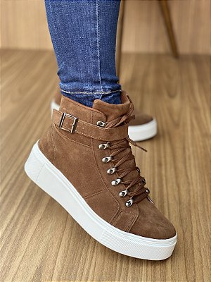 https://cdn.awsli.com.br/400x400/755/755242/produto/59367404/tenis-botinha-caramelo-nobuck-1-f22wvftjmu.jpeg