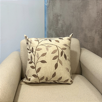Capa Para Almofada Estampada Folhas Bege e Marrom 45x45