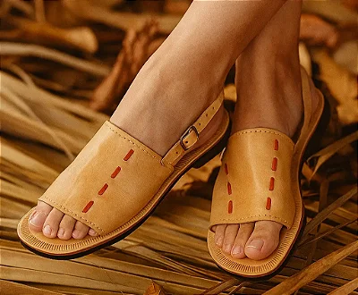 Sandália em couro fechada macia - SOFT Sandal do Nordeste