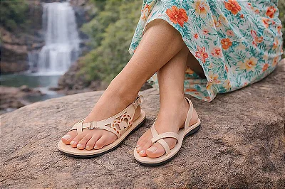 Sandália rasteira couro off white NEW Senses natural