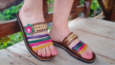 Chinelo Rasteirinha em couro colorida - WOOD Slide Flower