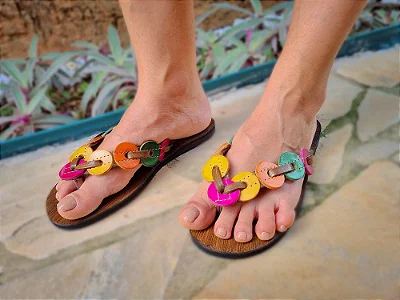 Chinelo Rasteira colorida - Flat WOOD Colors