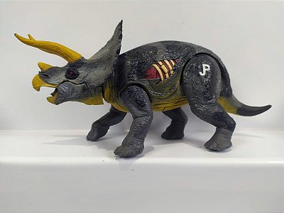 TRICERATOPS JURASSIC PARK DINOSAURS 2005 RARO HASBRO USADO