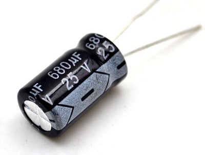 Capacitor Eletrolítico 680uF 25V