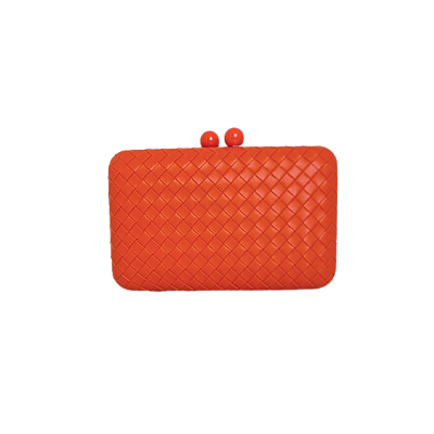 Bolsa clutch trançado em couro - Coral