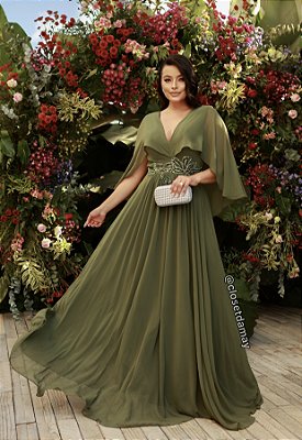 Vestido de festa longo, com fenda e bordado em pedraria -  Verde Oliva
