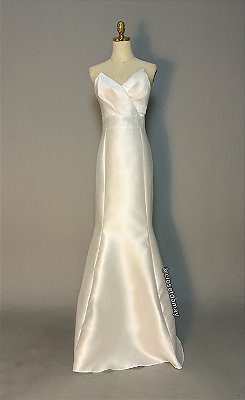 Vestido de noiva longo, em zibeline, tomara que caia com decote coração - Off White