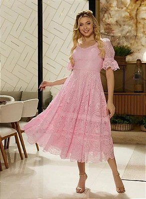 Vestido de festa midi, decote canoa, mangas 3/4, em renda com guipir - Rosa