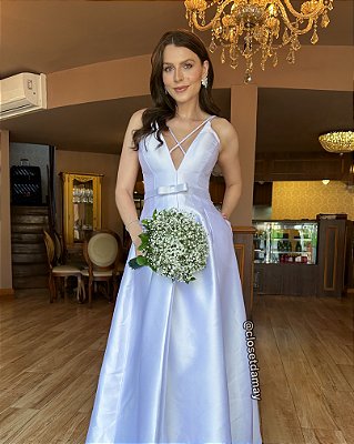 Vestido de noiva longo, em zibeline com decote em V e alças finas e transparência na lateral - Branco