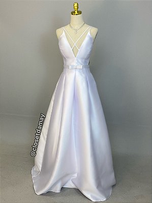 Vestido de noiva longo, em zibeline com decote em V e alças finas e transparência na lateral - Branco