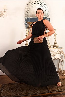 Vestido de festa longo plissado, com tule lateral e faixa - Preto